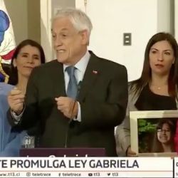 Piñera promulgando la ley Gabriela | Foto:cedoc