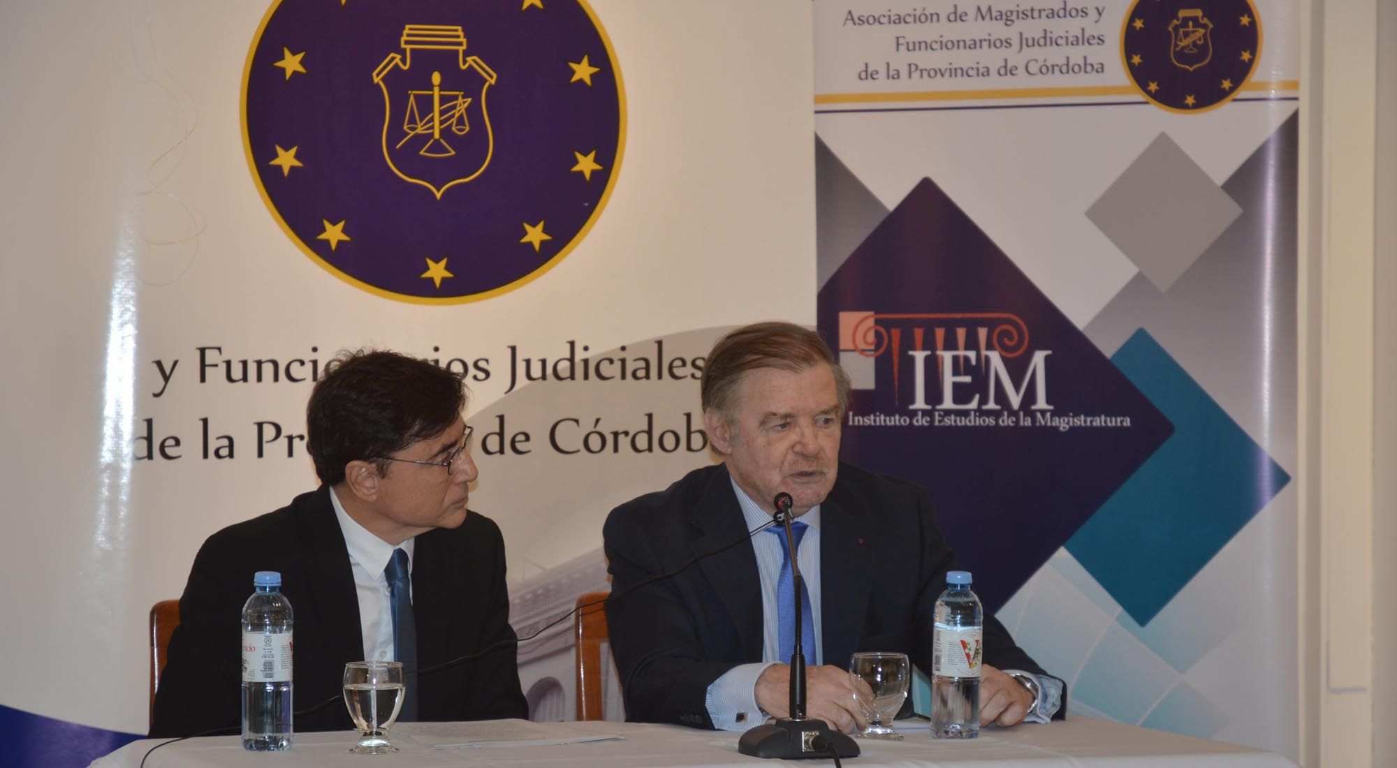 Tras la presentación hubo lugar para las preguntas.