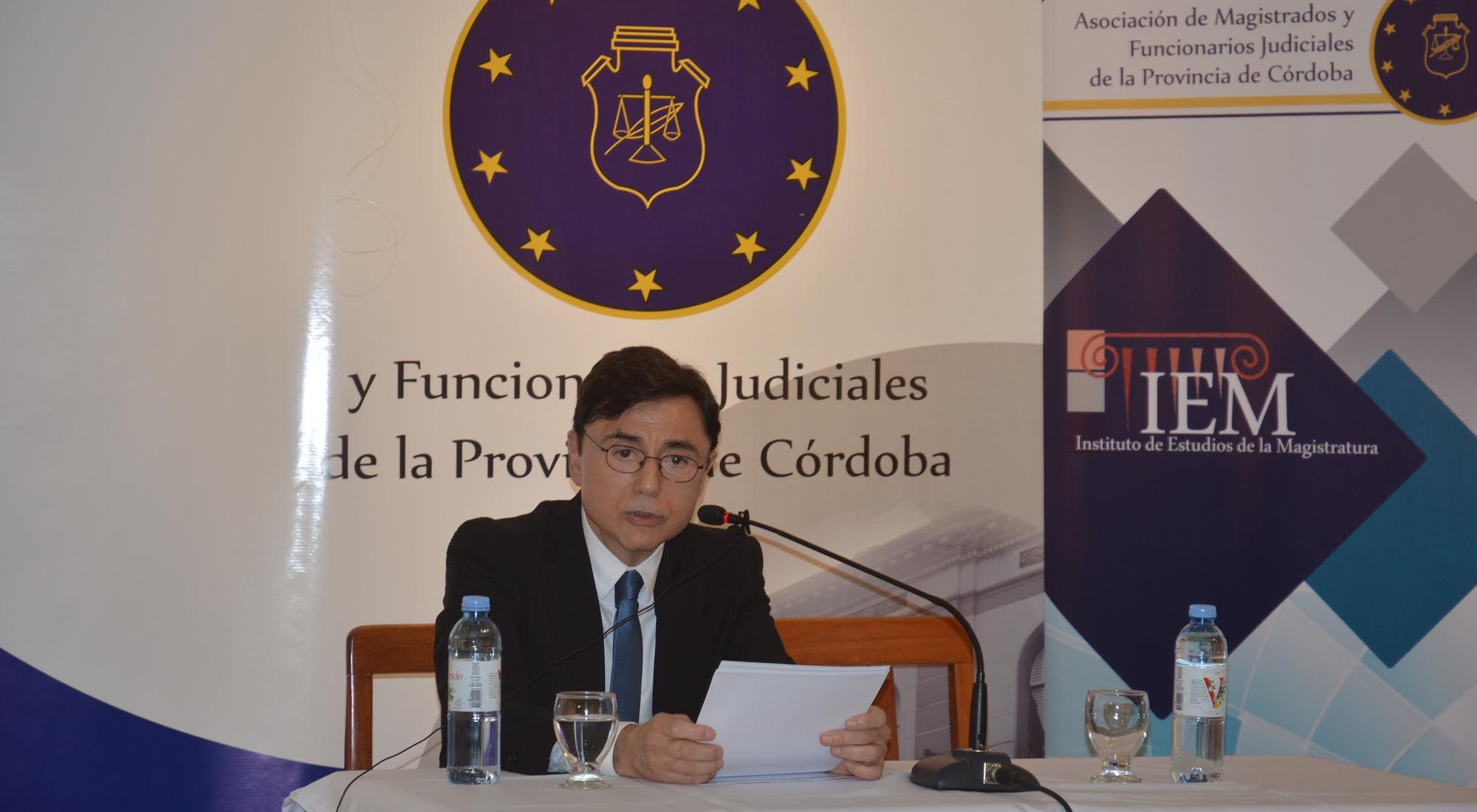 Jorge Fontevecchia disertó en Córdoba ante magistrados y funcionarios judiciales
