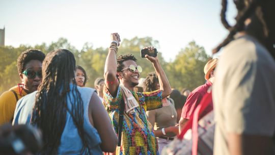 Chau a la noche: ahora la moda es bailar de día