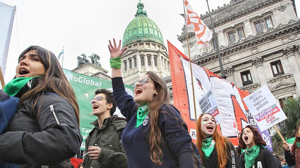 20200308_pañuelos_verdes_congreso_aborto_cedoc_g.jpg