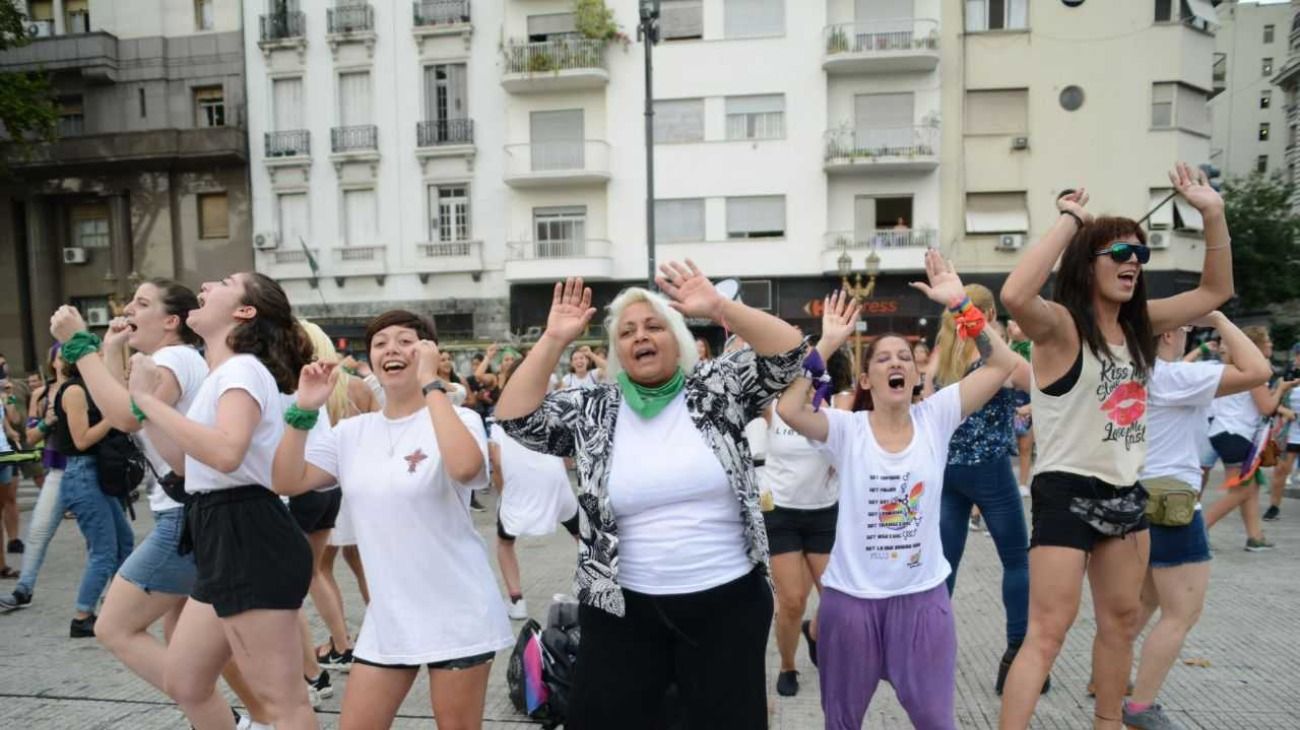 Una "marea verde" invadió las inmediaciones del Congreso en el 9M.