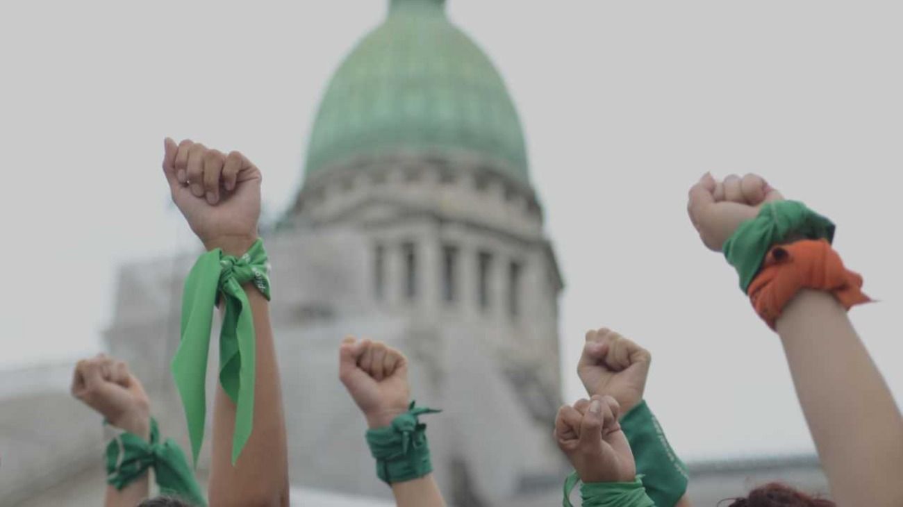 Una "marea verde" invadió las inmediaciones del Congreso en el 9M.