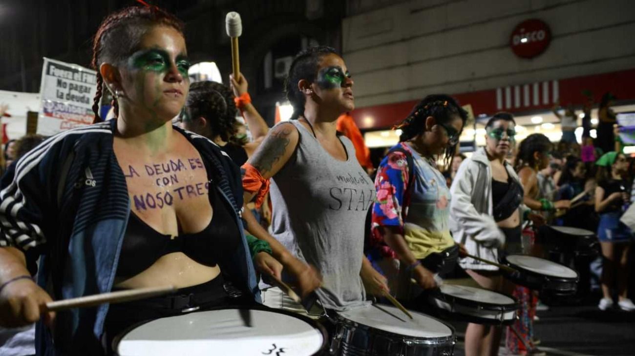 Una "marea verde" invadió las inmediaciones del Congreso en el 9M.