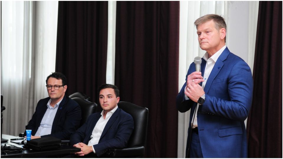 TITULO: Presentaron en Argentina un ecógrafo portátil que puede facilitar el diagnóstico médico