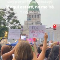 La China Suárez sorprendió en la marcha de mujeres y pidió: "Dejen de matarnos"