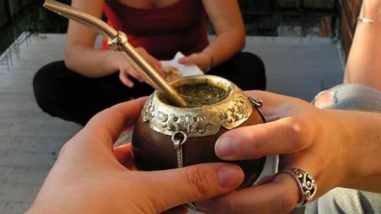 Coronavirus. Los profesionales recomiendan "no compartir el mate".