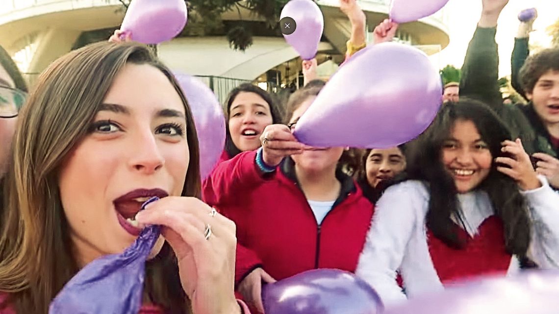 Lyna Vallejos y sus fans | Foto:Cedoc