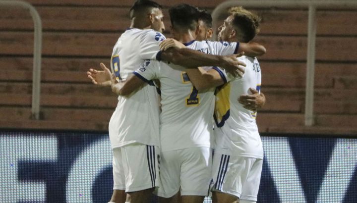 Boca celebra el gol de Salvio
