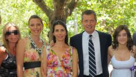 Ines Monzó; la pareja de Emilio Monzó, Karen Sánchez; y el diputado.