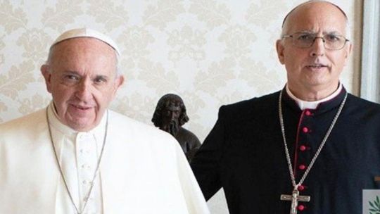 El encuentro entre el obispo castrense y el Papa