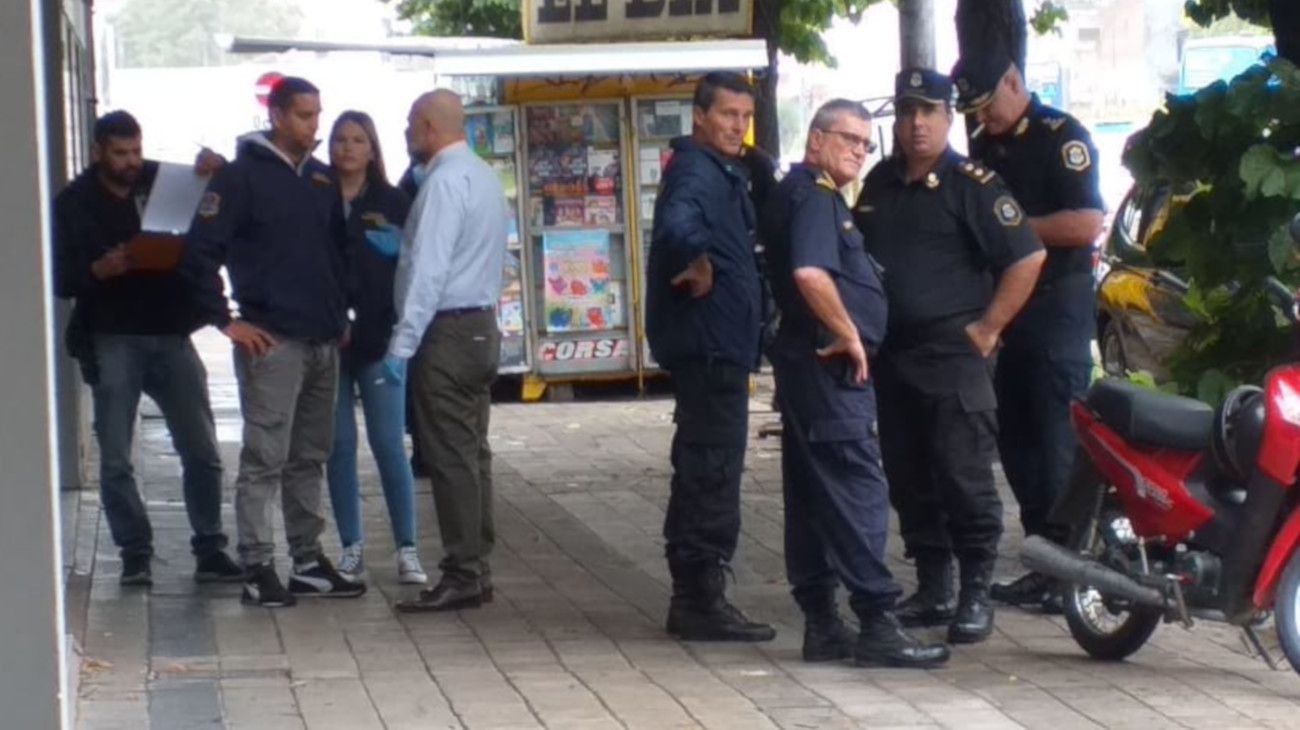 Personal de la Comisaría 2da de La Plata llegaron de inmediato al banco de calles 7 entre 32 y 33