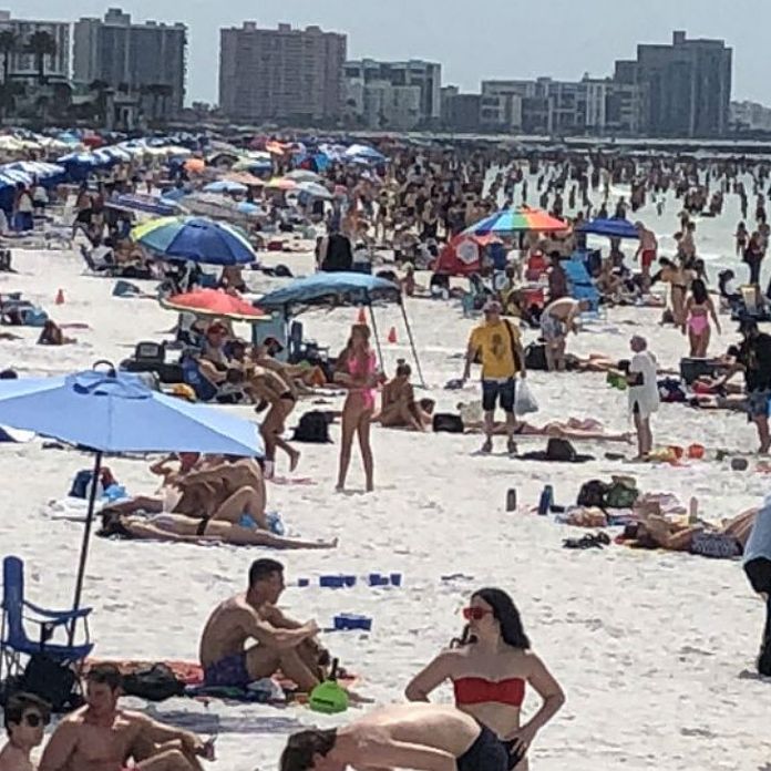 Estados Unidos Estudiantes Colapsan Las Playas A Pesar Del Coronavirus Perfil