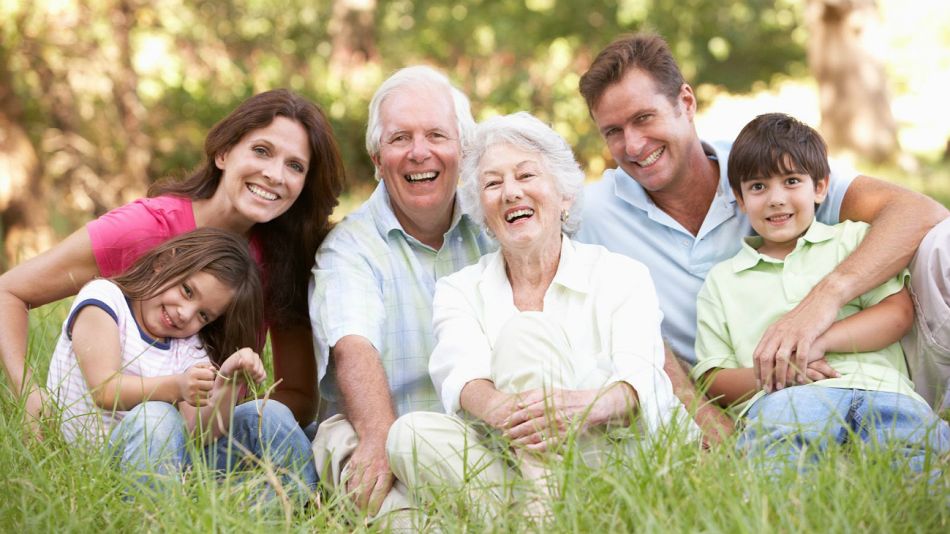 La colaboración intergeneracional es clave.