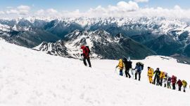 Una de las cuestiones más importantes es la de no exigirnos demasiado cuando estemos arriba.