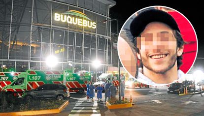 Operativo. El jueves a última hora, ambulancias del SAME revisaron a los llegados en esa embarcación. El joven confesó los síntomas en pleno viaje.