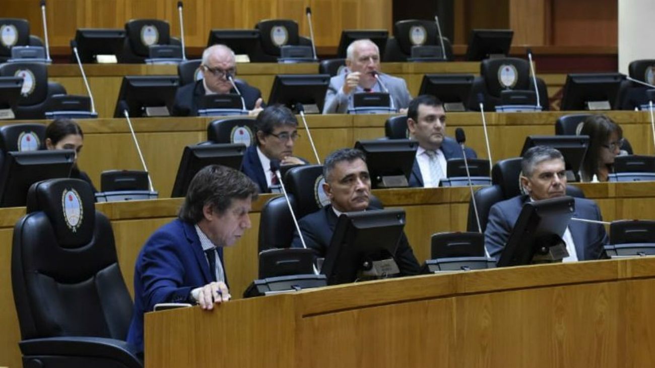 El test de coronavirus del legislador tucumano Ricardo Bussi dio ...