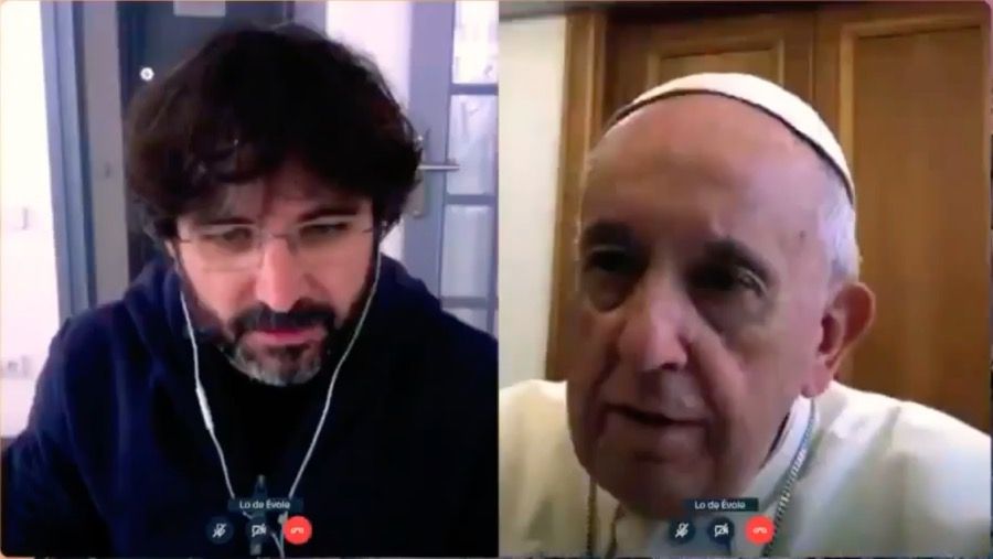 Por webcam, el periodista español Jordi Evole habló con el papa Francisco sobre las consecuencias del coronavirus.