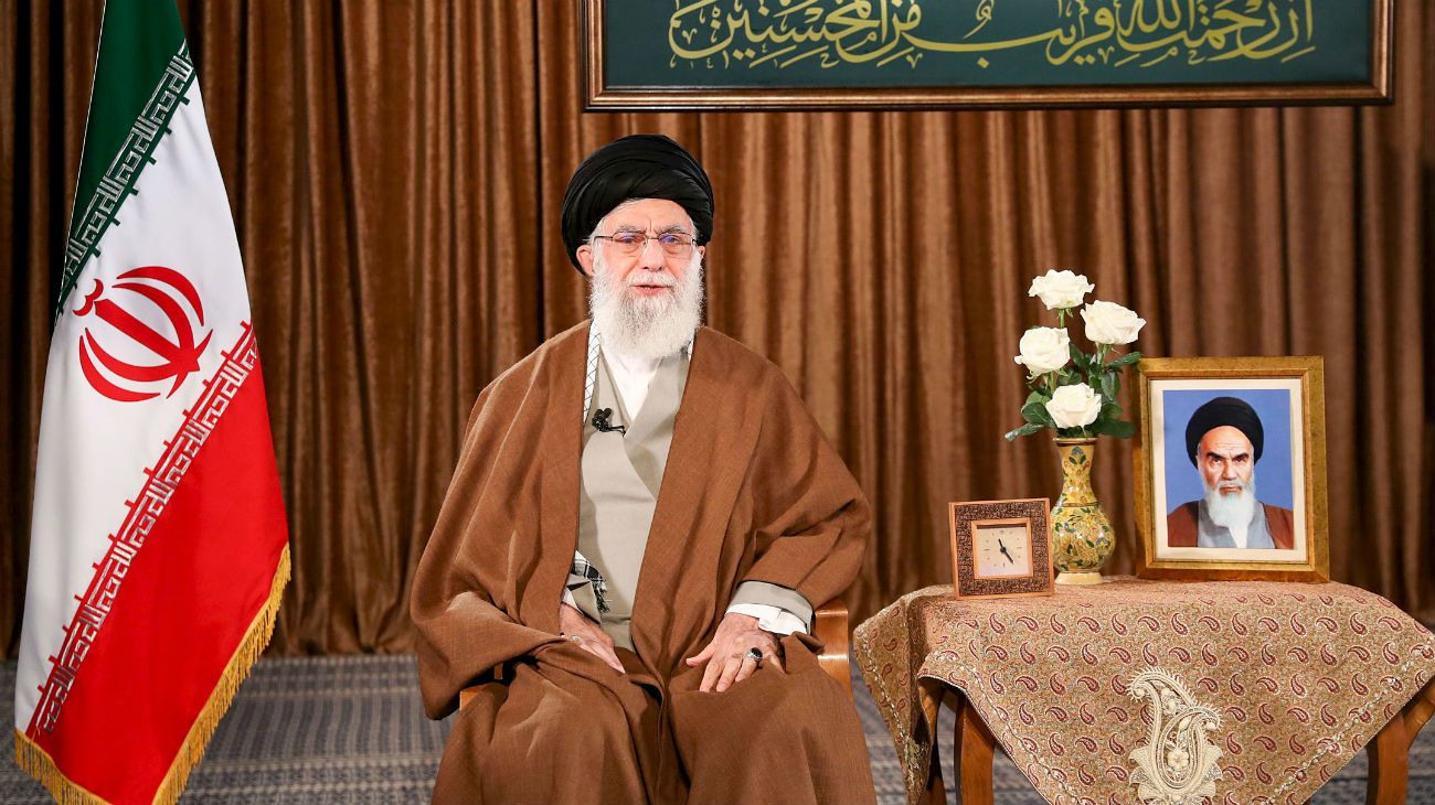 El líder supremo Khamenei: EE.UU. quiere propagar el virus en los iraníes.