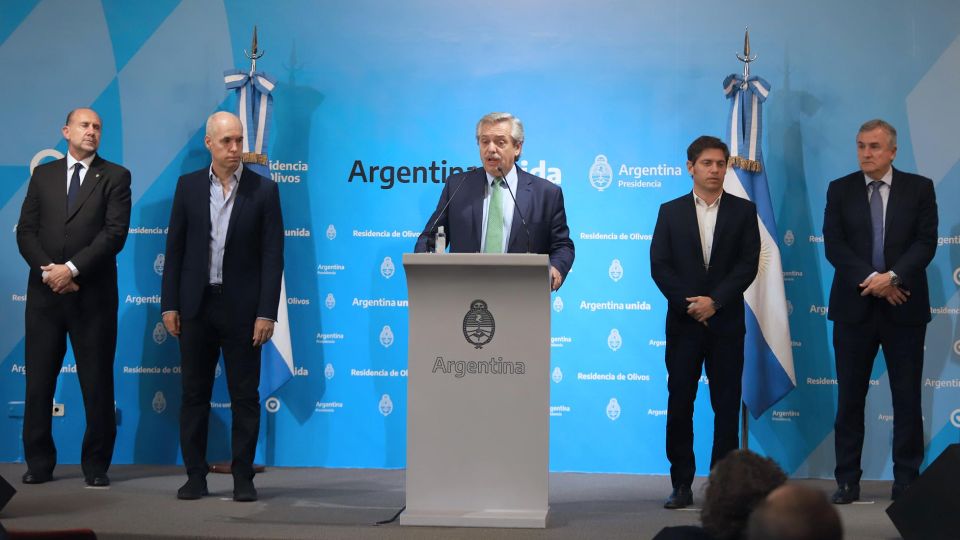 “Alberto Fernández, el jueves 19, al anunciar la cuarentena total y el esquema de feriados”