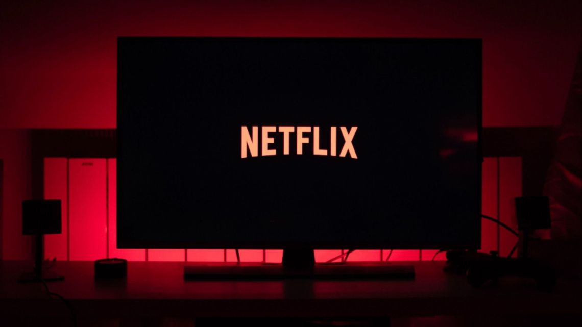 En Tiempos De Pandemia, Acciones De Netflix Suben 40% | Perfil