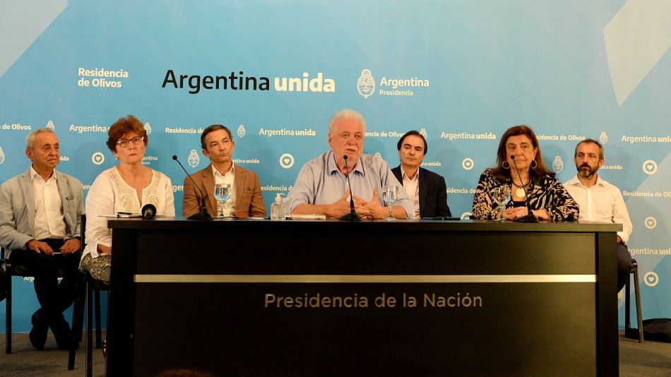 Ginés González García, junto al equipo de expertos.