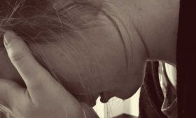Mujer depresion angustia despido triste