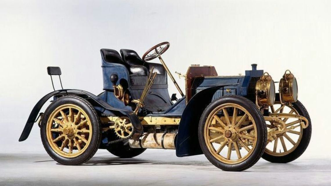 Se cumplen 120 años del primer Mercedes Parabrisas