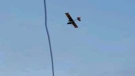 Ultraliviano sobrevolando Arrecifes.