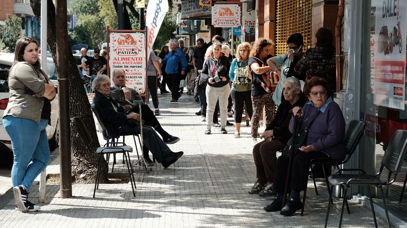 Imágenes de un día complicado para los jubilados y pensionados.