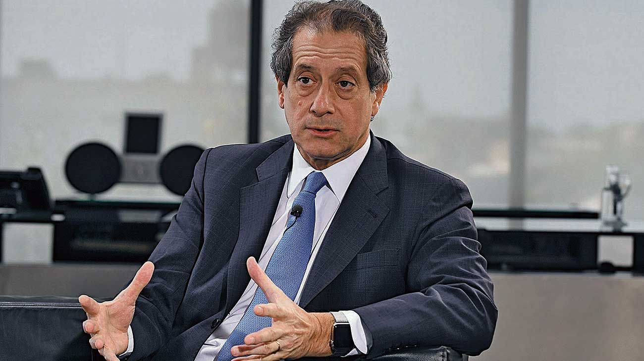 Dos posibles respuestas: “Hay dos respuestas para la crisis: por un lado, a través de políticas fiscales de expansión, y por el otro, a través de la baja de tasas de interés de los bancos centrales”.