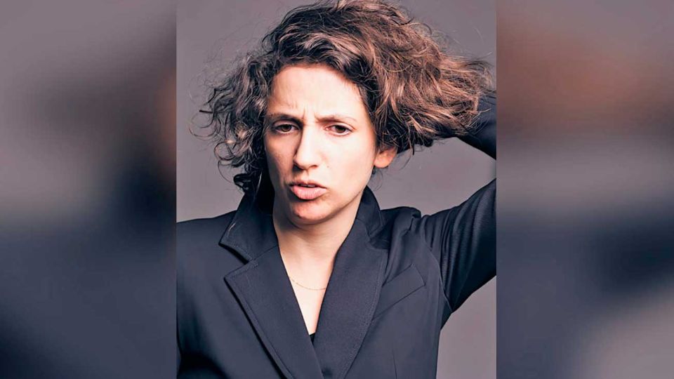Travesia. El nuevo álbum la presenta saludando el estilo que adora, como el new wave, y en perfecto estado musical.