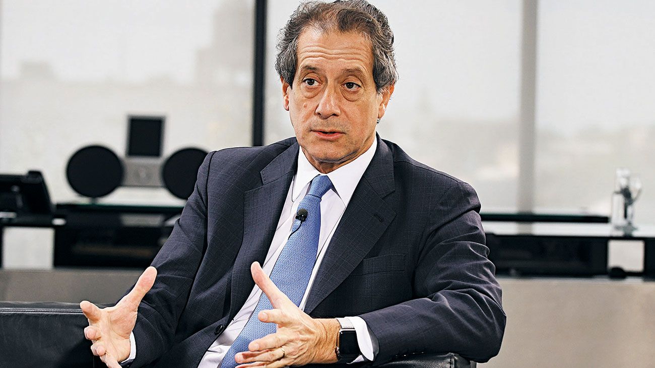 Mecanismos para mejorar la demanda: “Lo que está haciendo el Gobierno es inyectar dinero y crédito para sostener la demanda, que no caiga más y que la situación de recesión en la que nos encontrábamos se morigere”.