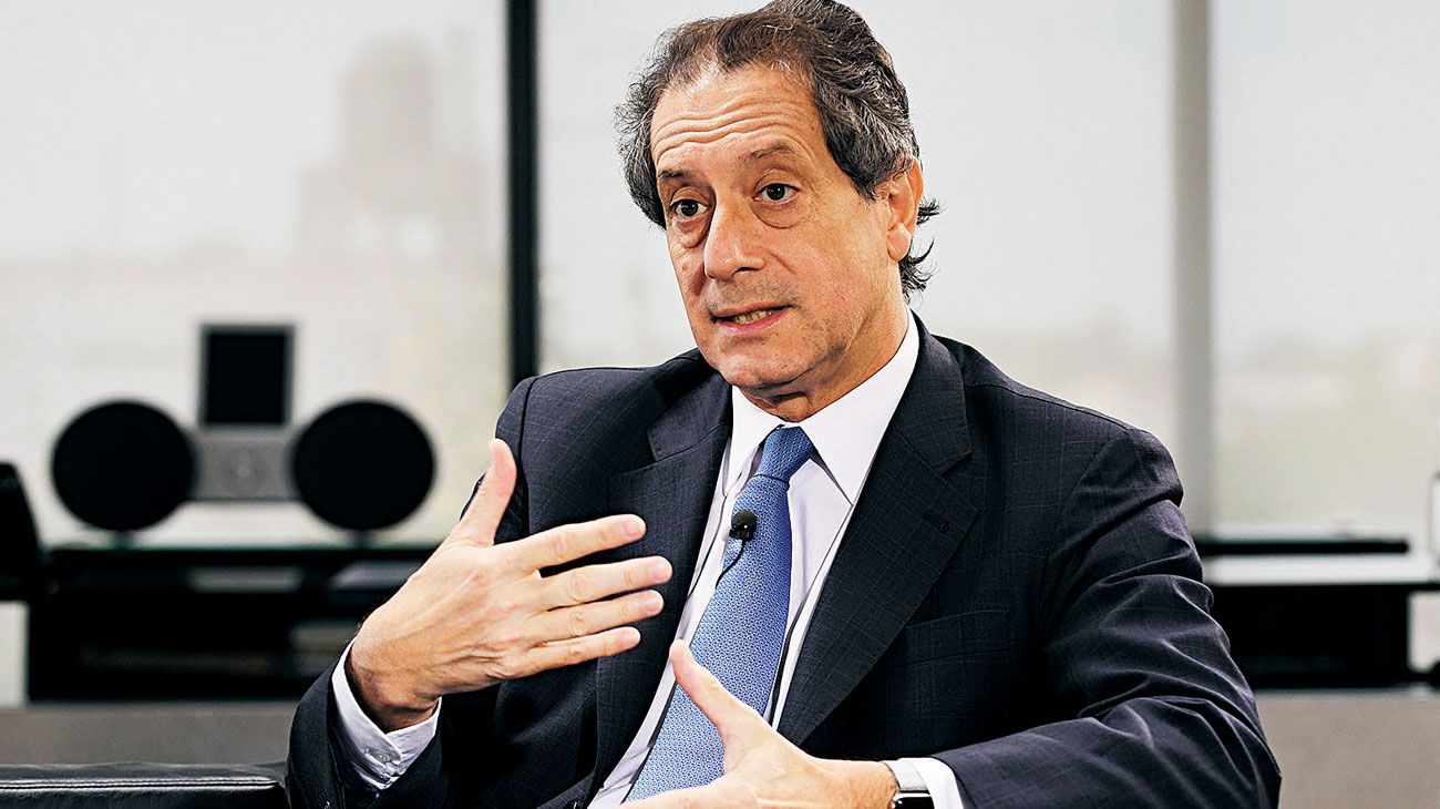 Mecanismos para mejorar la demanda: “Lo que está haciendo el Gobierno es inyectar dinero y crédito para sostener la demanda, que no caiga más y que la situación de recesión en la que nos encontrábamos se morigere”.