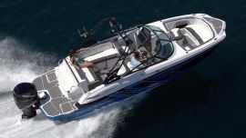 Distrubucion de cubierta de la nueva Monterrey M-65 donde se puede apreciar el gran espacion de planchada y la buena ubicacion del motor fuera de borda.