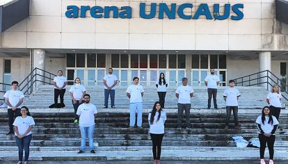 En Chaco. Estudiantes de medicina salen al territorio a hacer encuestas.