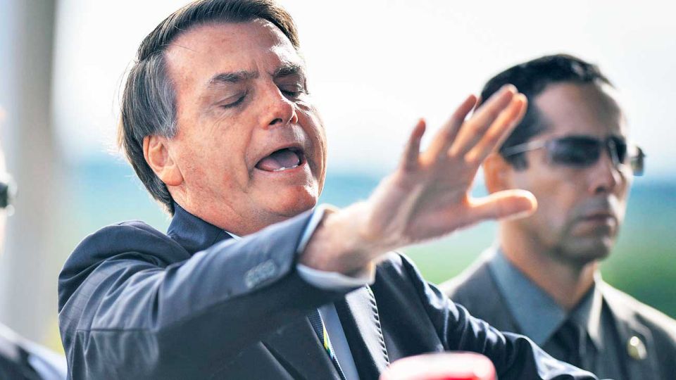 Irresponsable. El presidente minimizó la pandemia, que ya se cobró la vida de mas de 400 brasileños.