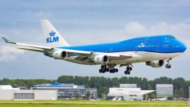 La aerolínea holandesa KLM cuenta con siete unidades de este modelo, dos B747-400 regular y cinco del B747-400M.