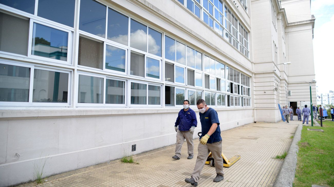 Recorrida por el hospital Muñiz, nuevo pabellón para coronavirus y laboratorio de test de coronavirus