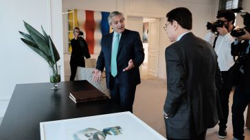 BACK ENTREVISTA FONTEVECCHIA A A. FERNANDEZ