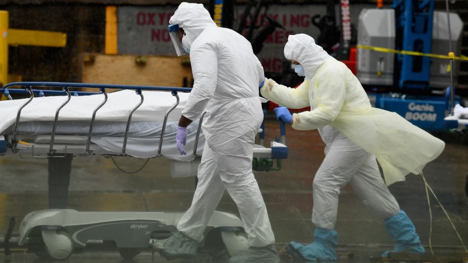 La muerte pro coronavirus en fotos del mundo