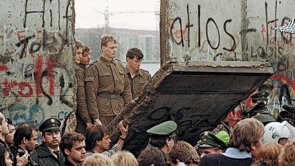 A 30 años de la caída del Muro de Berlín, nace otro mundo.