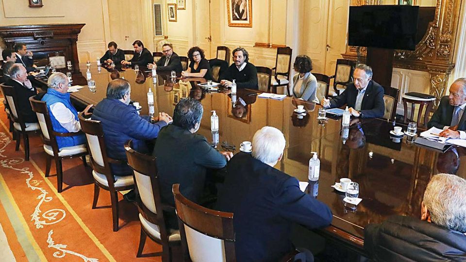 Diálogo. El jefe de Gabinete dialogó con industriales y sindicalistas durante la última semana.
