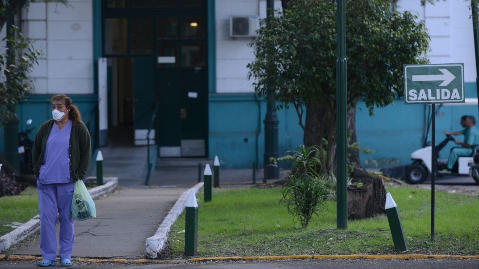 Recorrida por el hospital Muñiz, nuevo pabellón para coronavirus y laboratorio de test de coronavirus