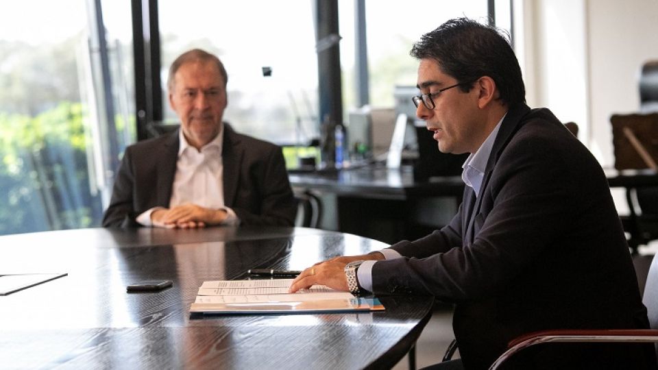 EN PRIMER PLANO. Schiaretti con Cardozo. El gobernador, al igual que el presidente, prioriza la salud.