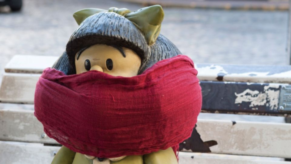 La escultura de Mafalda en San Telmo, amaneció así.