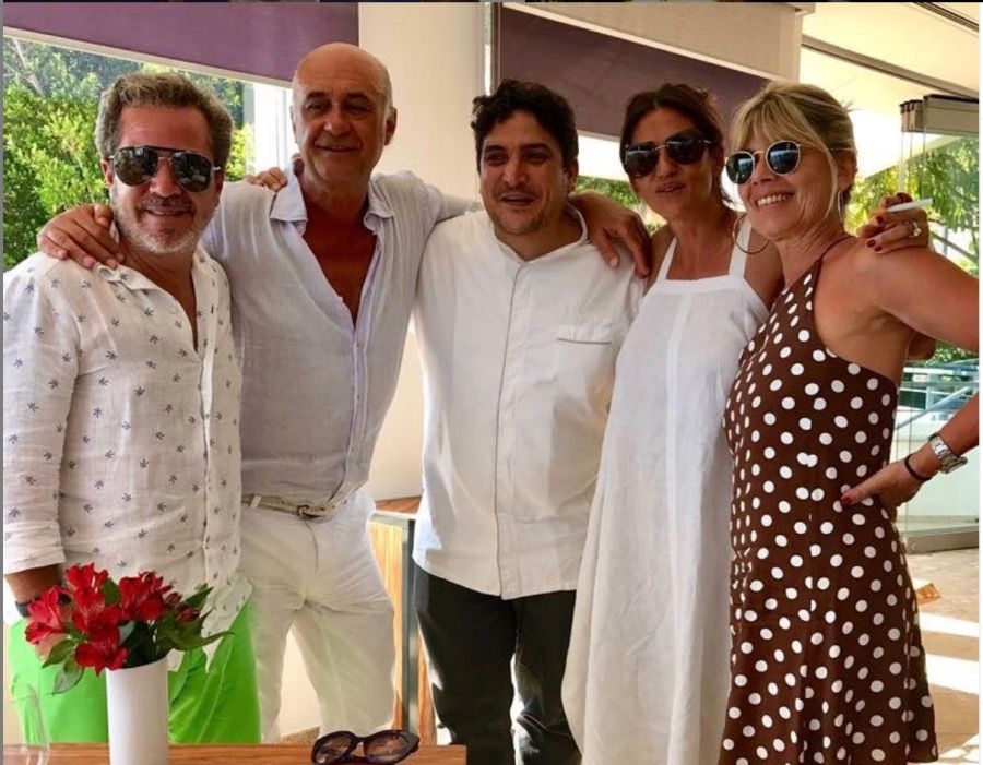 Ignacio Saénz Valiente, el joyero Juan Zanotti, el chef Mauro Colagreco, Mechi Ocampo y la mujer de Zanotti.