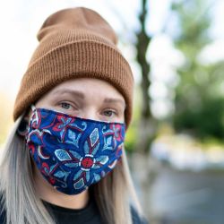 Lavandina, hervor o lavarropas, tres formas sencillas de limpiar un barbijo.