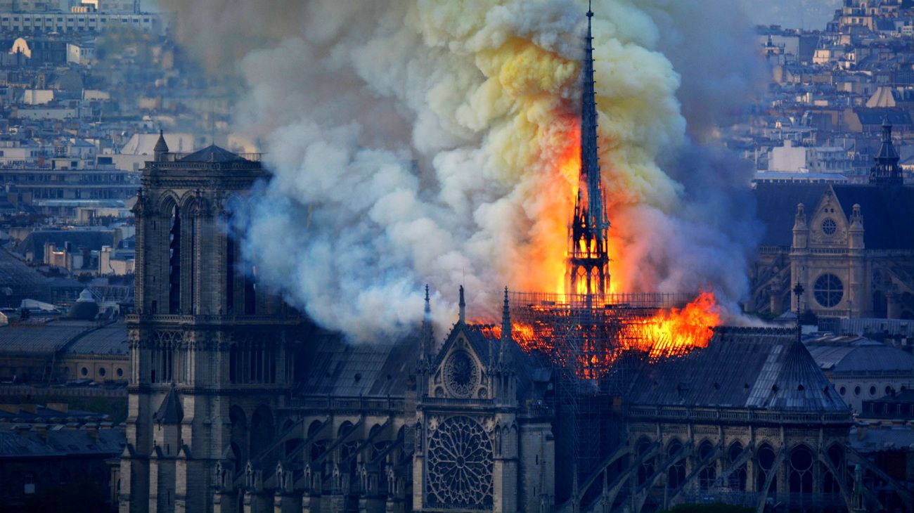 La Catedral de Notre Dame de París, Francia, se incendió el 15 de abril de 2019.