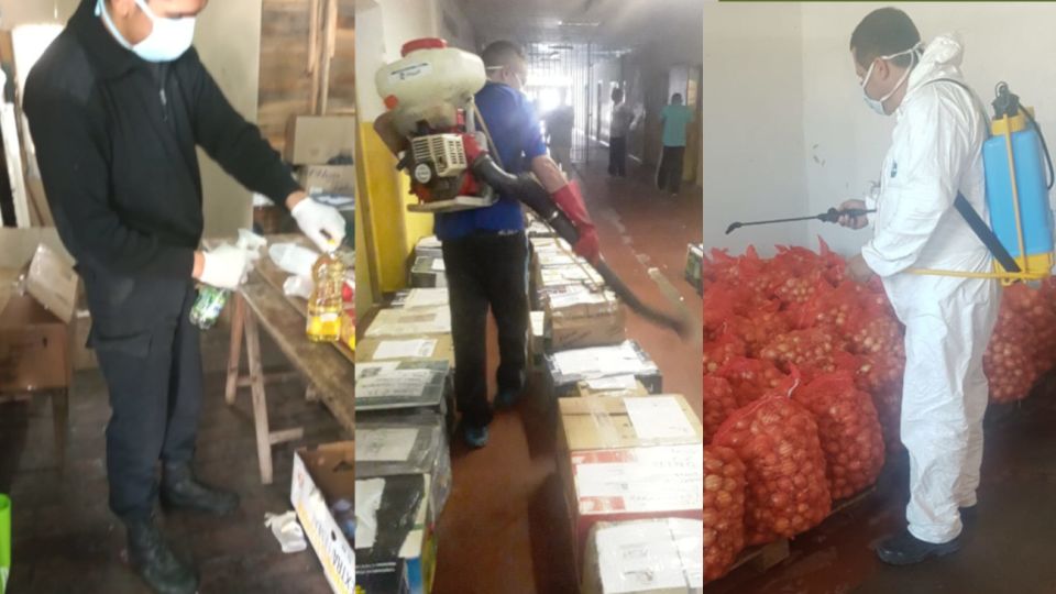 Encargados de la Unidad 12 Junín y de la 20 de Trenque Lauquen realizan el doble proceso de desinfección.